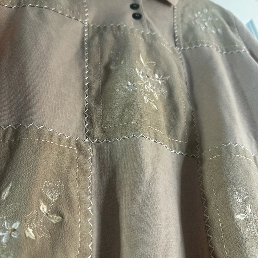 Alfred Dunner Embroidered Patchwork Sweatshirt Polo Medium Peach Floral - Picture 5 of 15